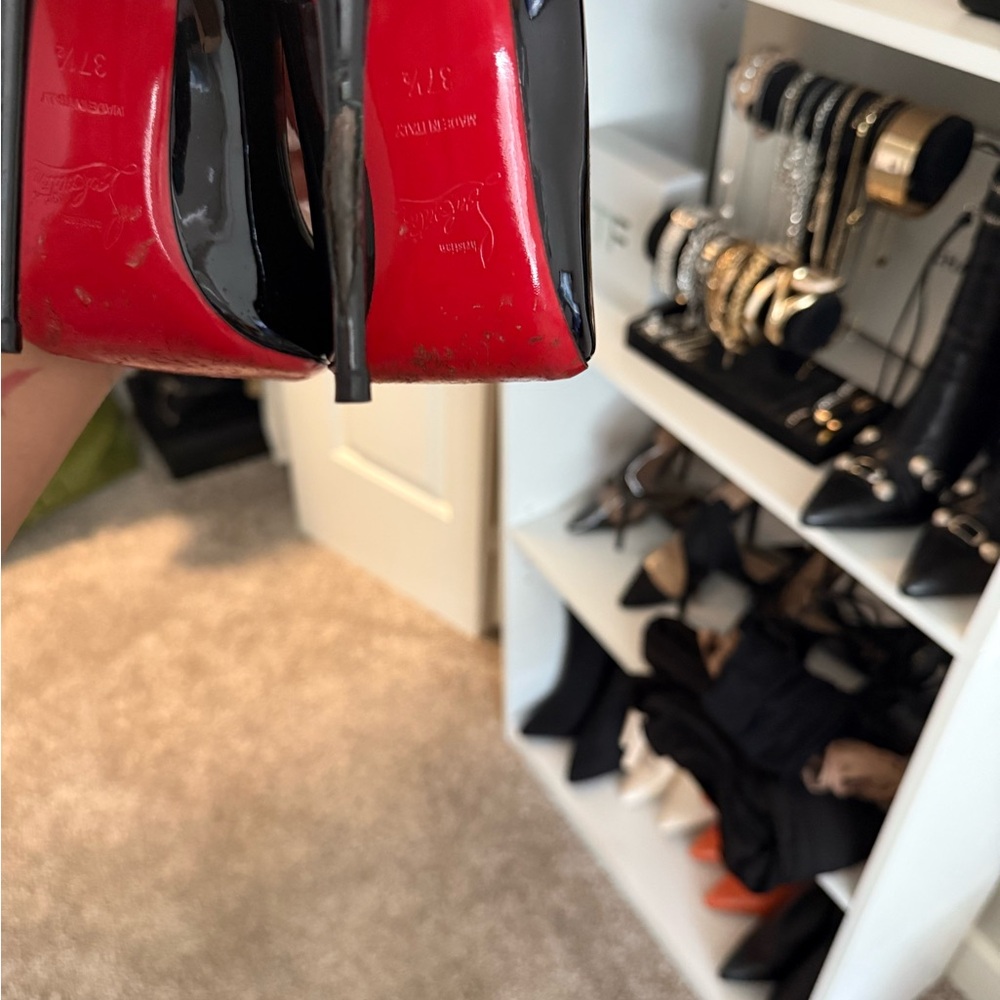 Christian Louboutin “So Kate” Glossy Black and Red Heels - Picture 2 of 6